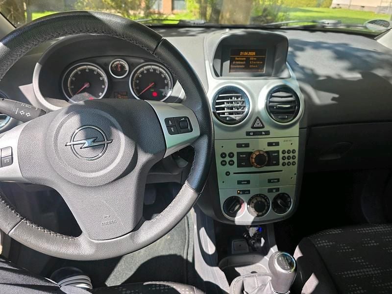 Second-hand Opel Corsa 70 CP (51 kW) 2012 Gri Hatchback