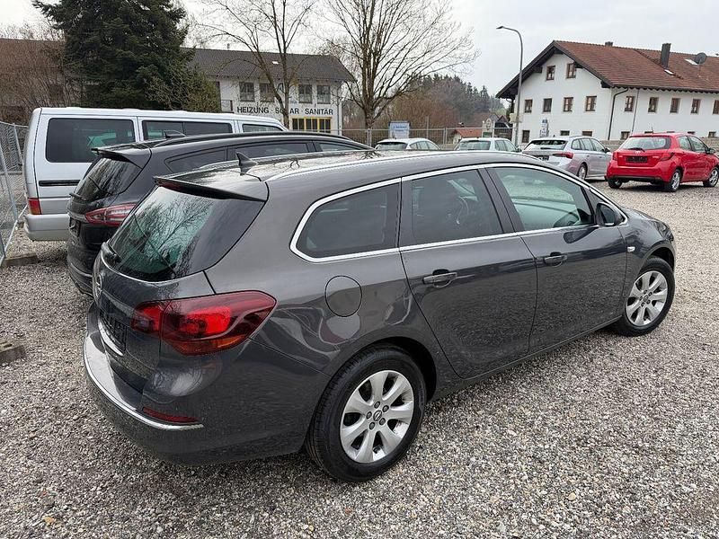 Gebraucht Opel Astra Exklusiv 120 PS (88 kW) 2016 Grau Kombi
