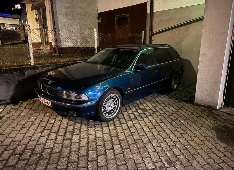 Blau Gebraucht 1999 BMW 540 Kombi | 11.900 € (Teuer) - Bild 1/4
