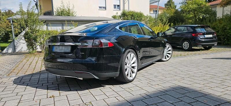 Gebraucht Tesla Model S 309 kW (421 PS) 2015 Schwarz Kleinwagen