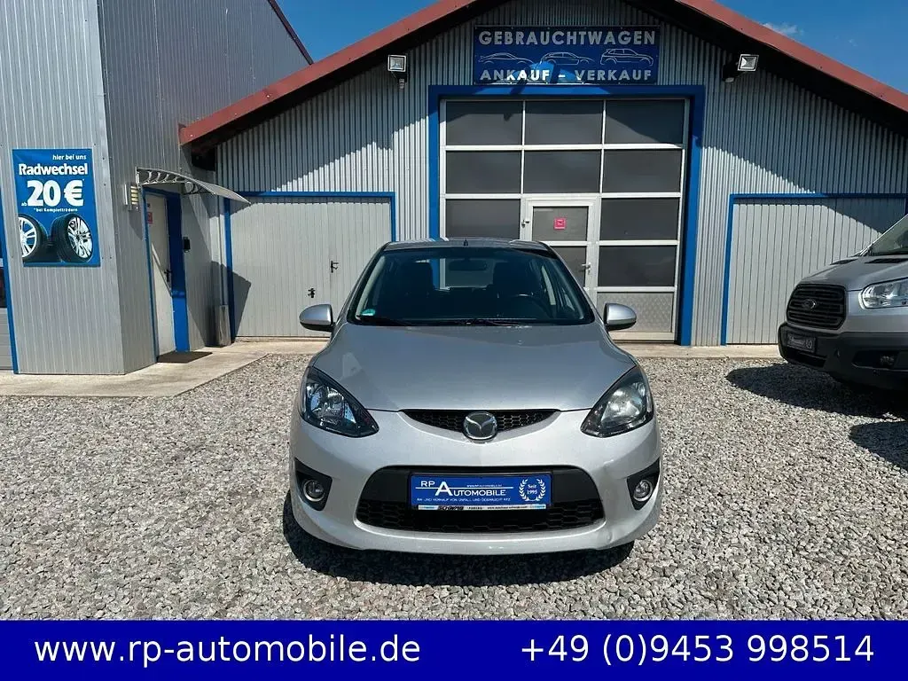 Gebraucht Mazda 2 Independence 90 PS (66 kW) 2010 Silber Kleinwagen