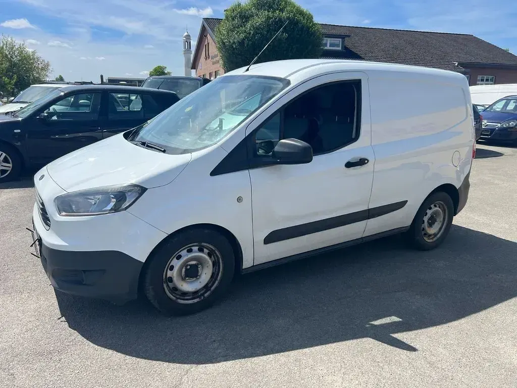 Gebraucht Ford Transit Basis 75 PS (55 kW) 2018 Weiß Van / Kleinbus