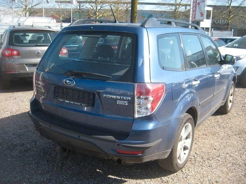 Gebraucht Subaru Forester 147 PS (108 kW) 2012 Blau SUV