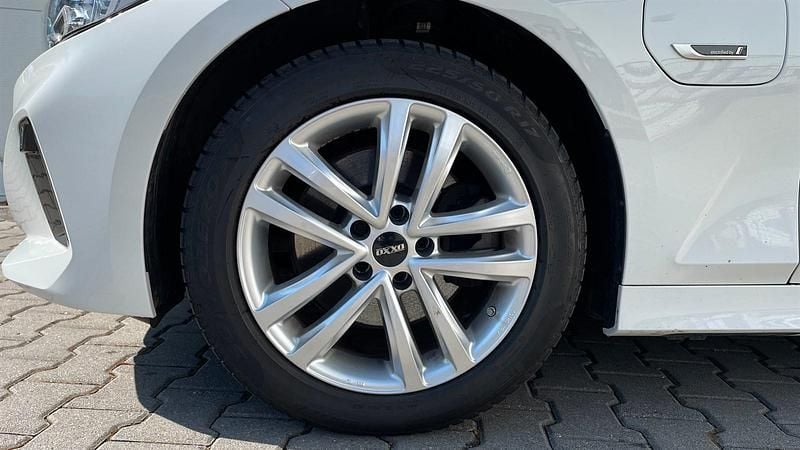 Gebraucht BMW 330e Efficient Dynamics 292 PS (214 kW) 2022 Alpinweiß uni Kombi