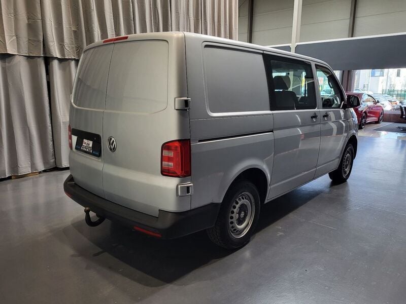 Gebraucht VW T6 150 PS (110 kW) 2015 Reflexsilber metallic Van