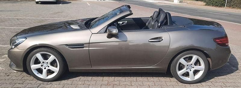 Gebraucht Mercedes SLC200 184 PS (135 kW) 2016 Braun Cabrio
