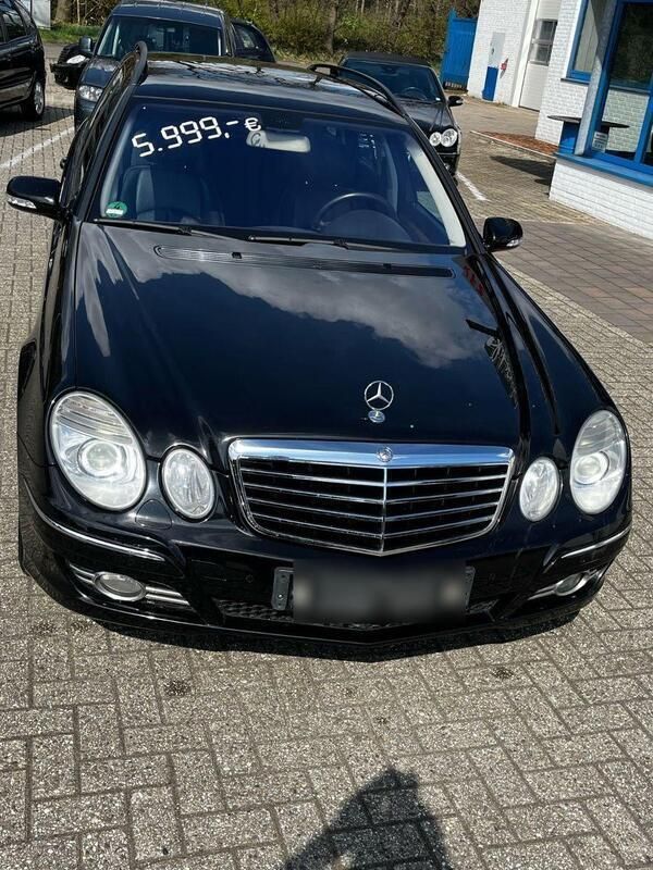 Schwarz Gebraucht 2007 Mercedes E320 Avantgarde Kombi | 5.299 € (Fairer Preis) - Bild 1/4