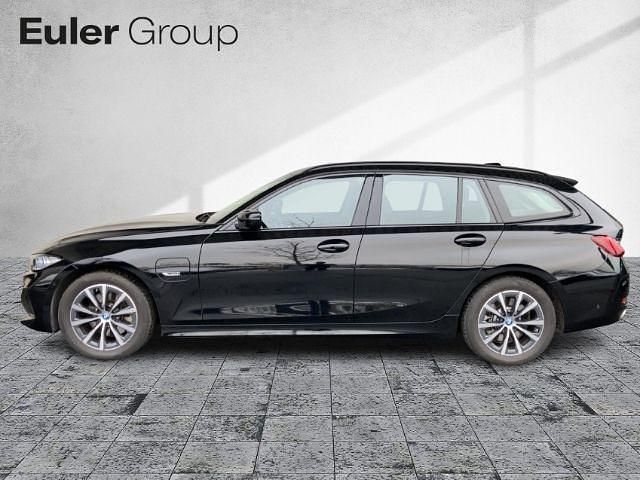 Gebraucht BMW 330e Sport Line 292 PS (214 kW) 2022 Schwarz Kombi