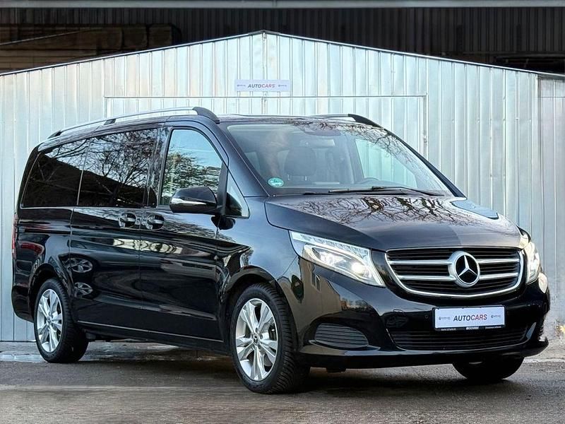 Gebraucht Mercedes V220 Edition 163 PS (119 kW) 2016 Obsidianschwarz Van / Kleinbus