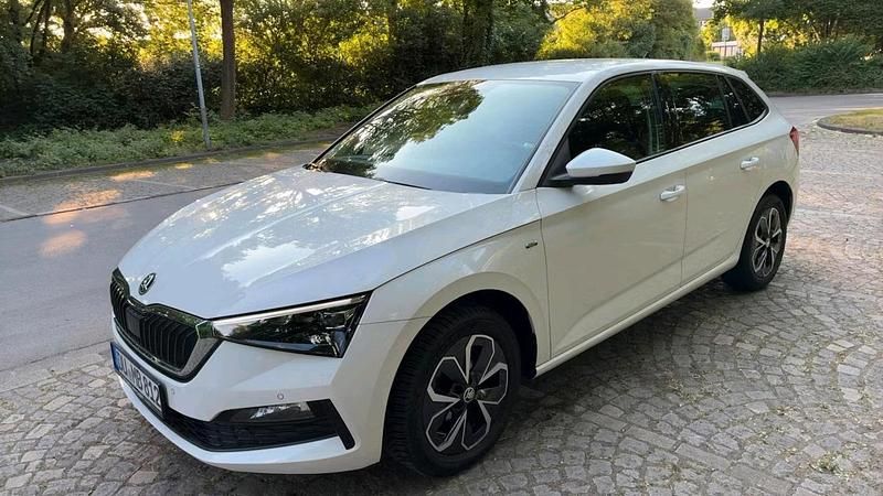 Weiß Gebraucht 2021 Skoda Scala Drive Kleinwagen | 10.500 € (Superpreis) - Bild 1/4