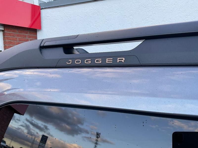 Neu Dacia Jogger Extreme 110 PS (80 kW) 2025 Grau Van / Kleinbus