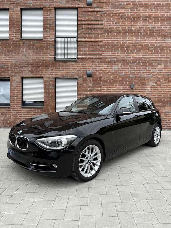 Schwarz Gebraucht 2015 BMW 118 Sport Line Kleinwagen | 13.000 € (Guter Preis) - Bild 1/4