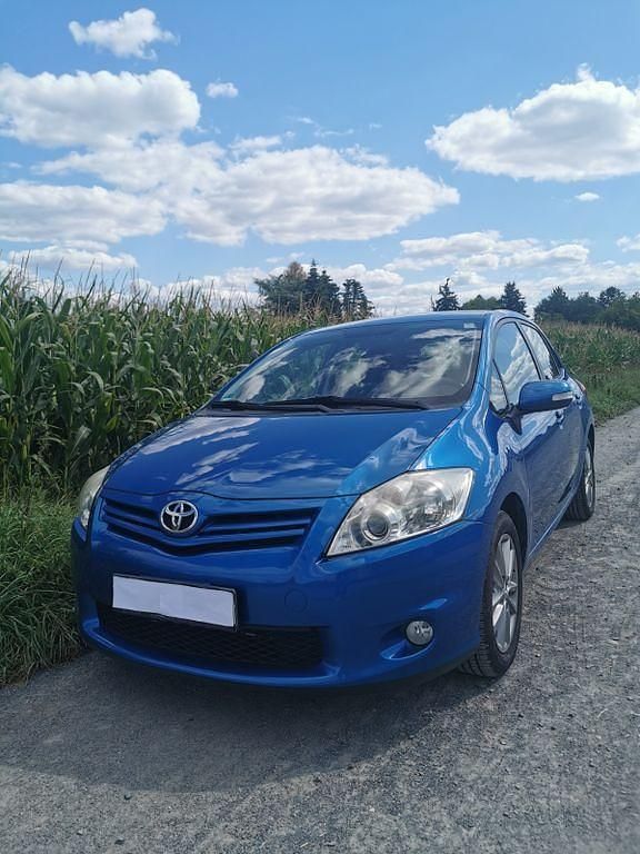 Blau Gebraucht 2010 Toyota Auris Life+ Limousine | 5.700 € (Fairer Preis) - Bild 1/4