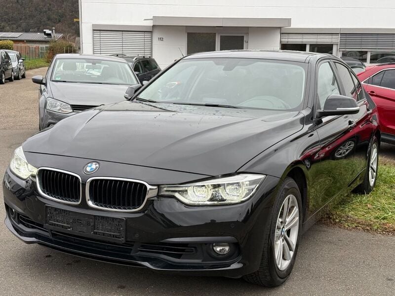 Schwarz Gebraucht 2016 BMW 318 Limousine | 9.899 € (Guter Preis) - Bild 1/4