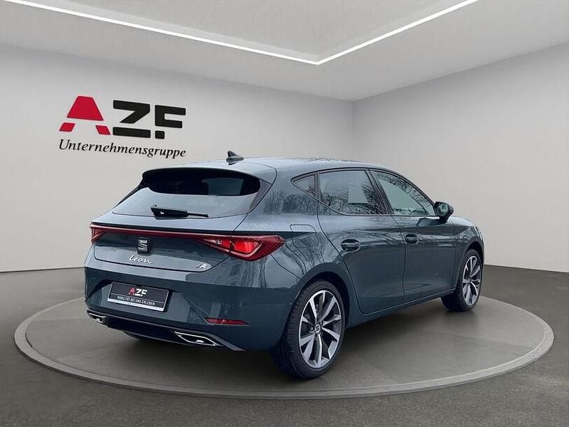 Neu Seat Leon FR 150 PS (110 kW) 2025 Fiord blau Kombi