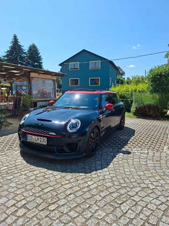 Schwarz Gebraucht 2018 Mini John Cooper Works Clubman Kombi | 20.500 € (Fairer Preis) - Bild 1/4