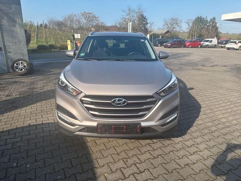 Gebraucht Hyundai Tucson Classic 132 PS (97 kW) 2017 Gold SUV