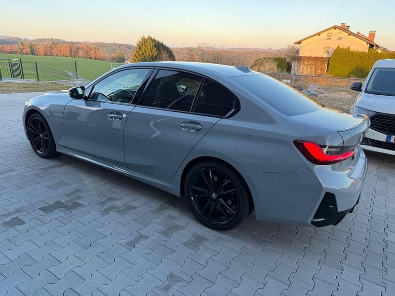 Gebraucht BMW 320 Shadowline 190 PS (139 kW) 2024 Grau Limousine