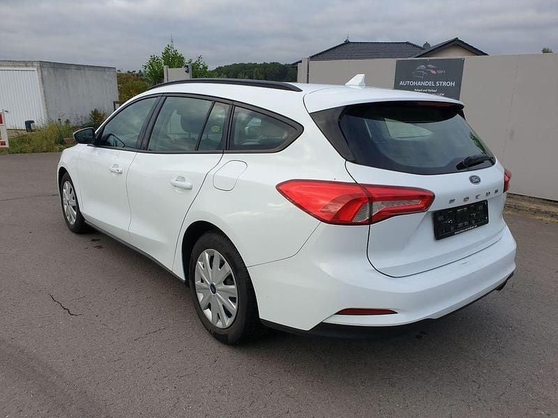 Gebraucht Ford Focus Trend 95 PS (69 kW) 2019 Weiß Limousine