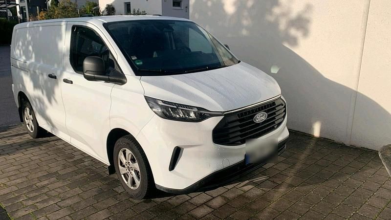 Weiß Gebraucht 2024 Ford Transit Custom Van / Kleinbus | 32.499 € (Superpreis) - Bild 1/4