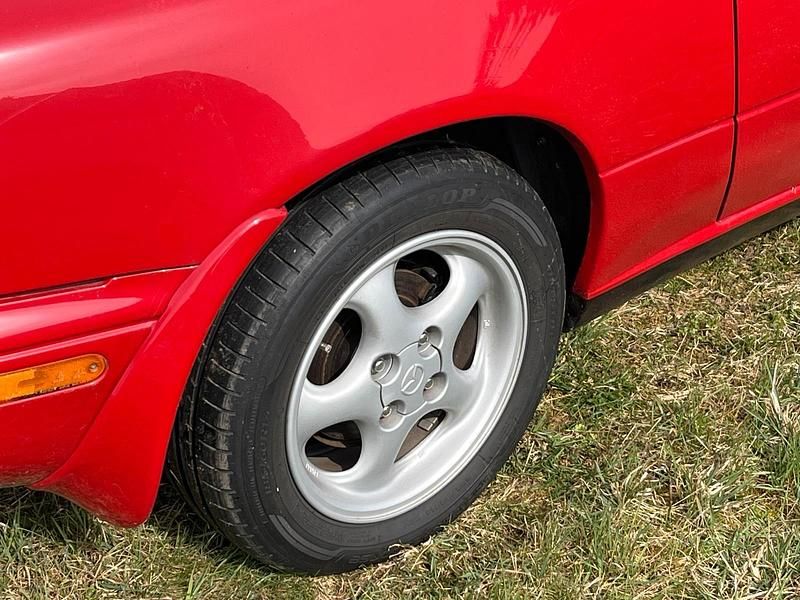 Gebraucht Mazda MX5 90 PS (66 kW) 1995 Rot Cabrio