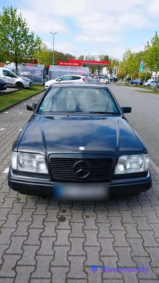 Gebraucht Mercedes E220 150 PS (110 kW) 1995 Schwarz Coupé