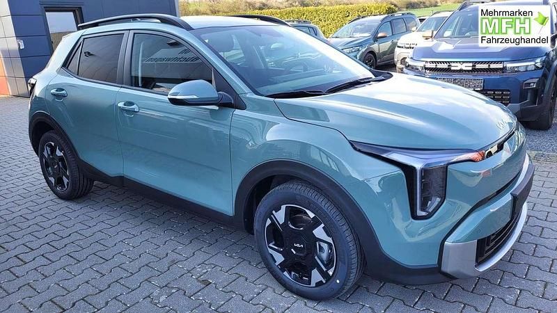 Neu Kia Stonic Exclusive 101 PS (74 kW) 2026 Mangrove grün SUV