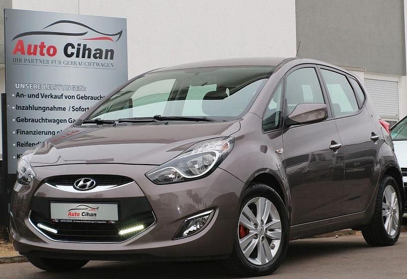 Braun Gebraucht 2014 Hyundai ix20 Van / Kleinbus | 8.990 € (Fairer Preis) - Bild 1/4