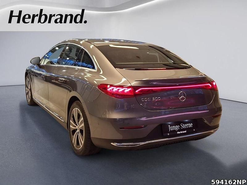 Gebraucht Mercedes EQE300 Electric Art 180 kW (245 PS) 2025 Metalliclack selenitgrau Limousine