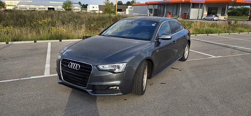 Grau Gebraucht 2013 Audi A5 Sportback S-Line Kleinwagen | 16.800 € (Etwas zu teuer) - Bild 1/4
