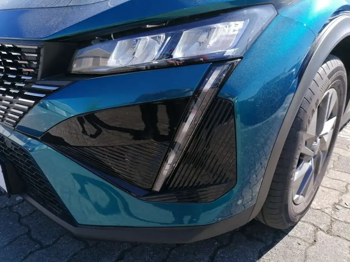 Gebraucht Peugeot 408 Allure 131 PS (96 kW) 2024 Blau SUV