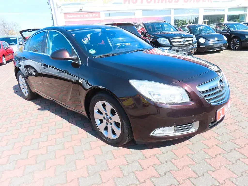 Gebraucht Opel Insignia Edition 160 PS (117 kW) 2011 Braun Limousine