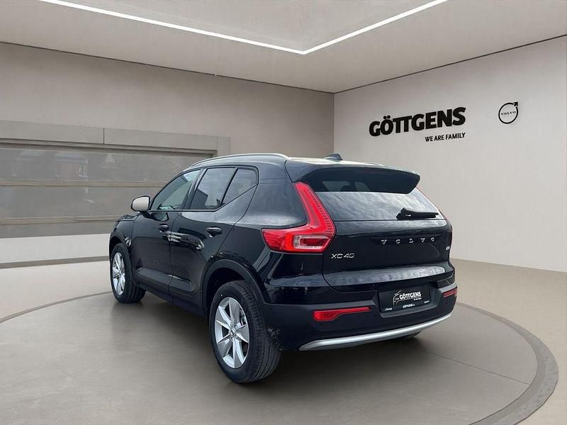 Neu Volvo XC40 Core 163 PS (119 kW) 2026 Schwarz SUV