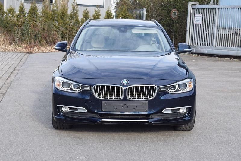 Gebraucht BMW 320 184 PS (135 kW) 2013 Blau Kombi