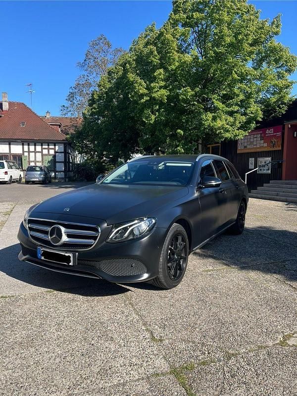 Gebraucht Mercedes E220 194 PS (142 kW) 2017 Schwarz Kombi