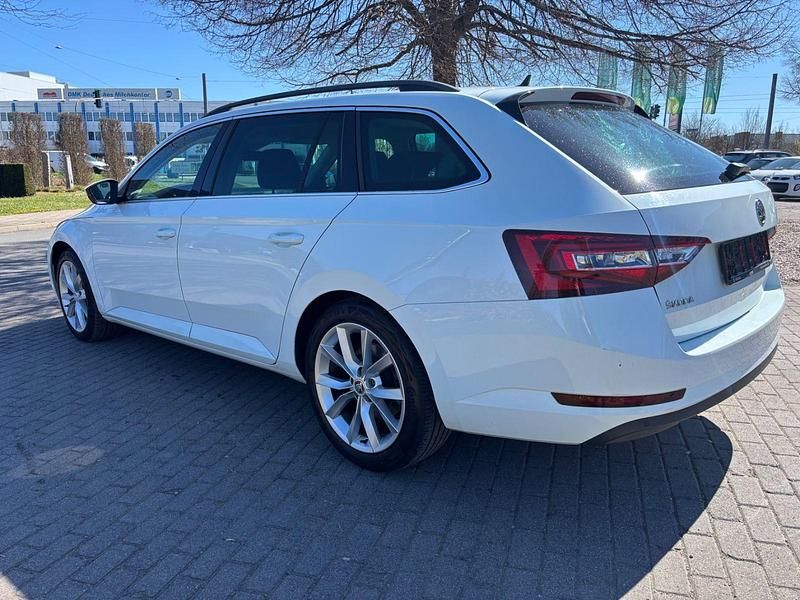 Gebraucht Skoda Superb Ambition 190 PS (139 kW) 2017 Weiß Kombi