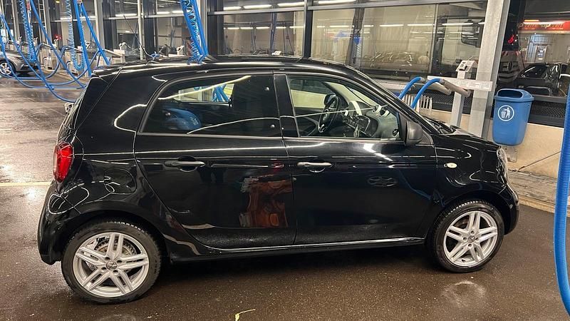 Gebraucht Smart ForFour 71 PS (52 kW) 2015 Schwarz Kleinwagen