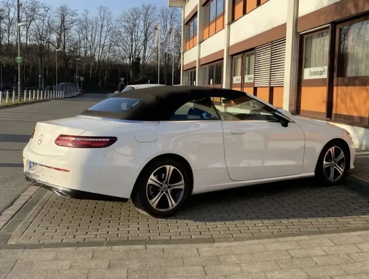 Usado Mercedes E220 Avantgarde 194 CV (142 kW) 2018 Blanco Descapotable