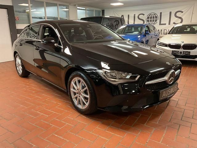 Gebraucht Mercedes CLA180 Shooting Brake 136 PS (100 kW) 2023 Nachtschwarz Kombi