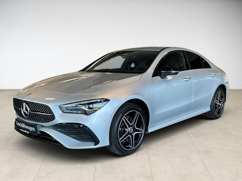 Iridiumsilber (metallic) Gebraucht 2024 Mercedes CLA250e AMG Limousine | 38.440 € (Fairer Preis) - Bild 1/4