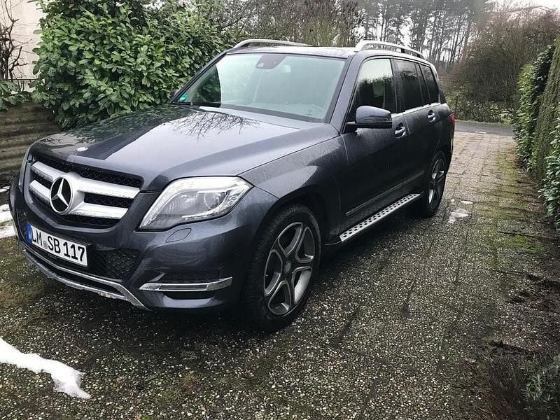 Grau Gebraucht 2015 Mercedes GLK220 SUV | 15.950 € (Fairer Preis) - Bild 1/4