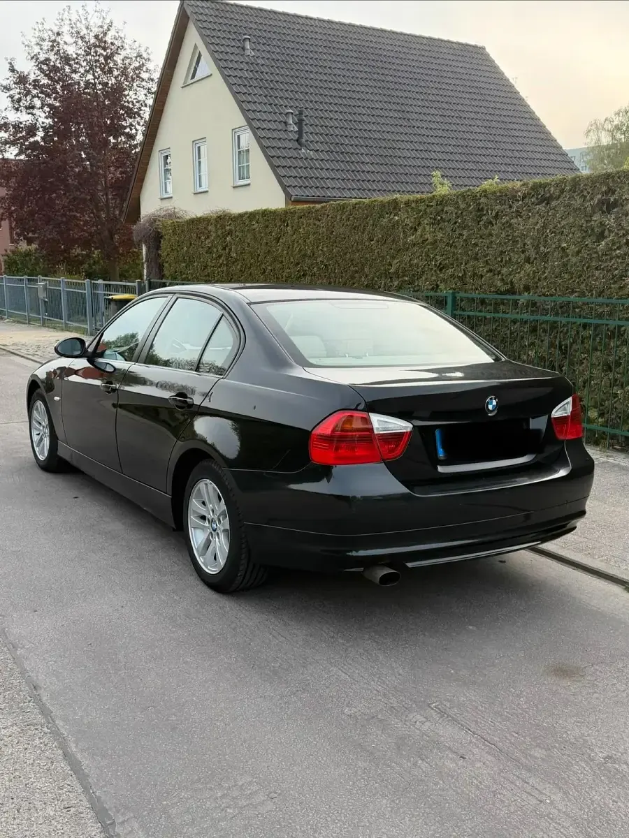 Gebraucht BMW 320 150 PS (110 kW) 2005 Schwarz Limousine