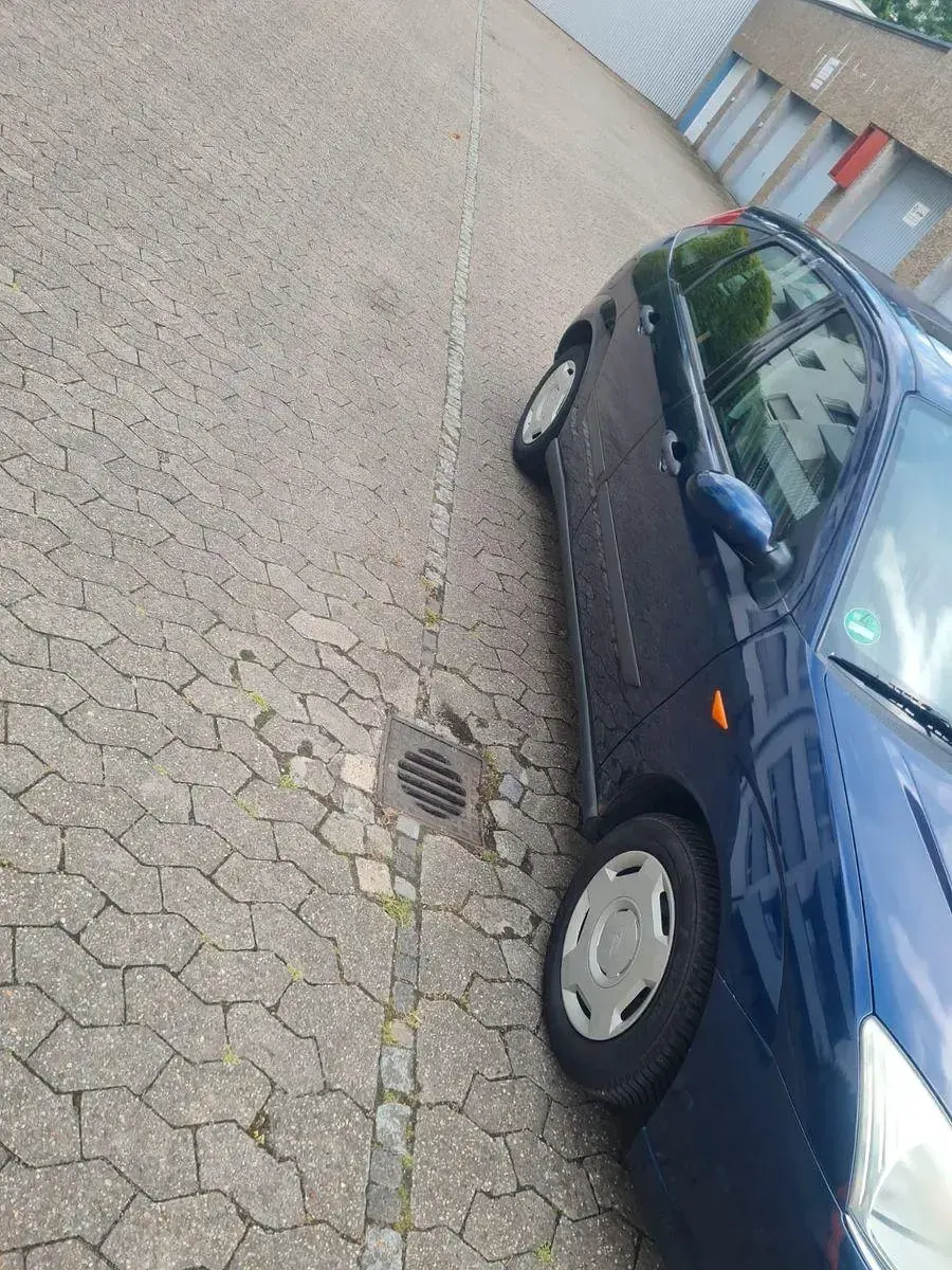 Gebraucht Ford Focus Ghia 101 PS (74 kW) 2000 Schwarz Limousine