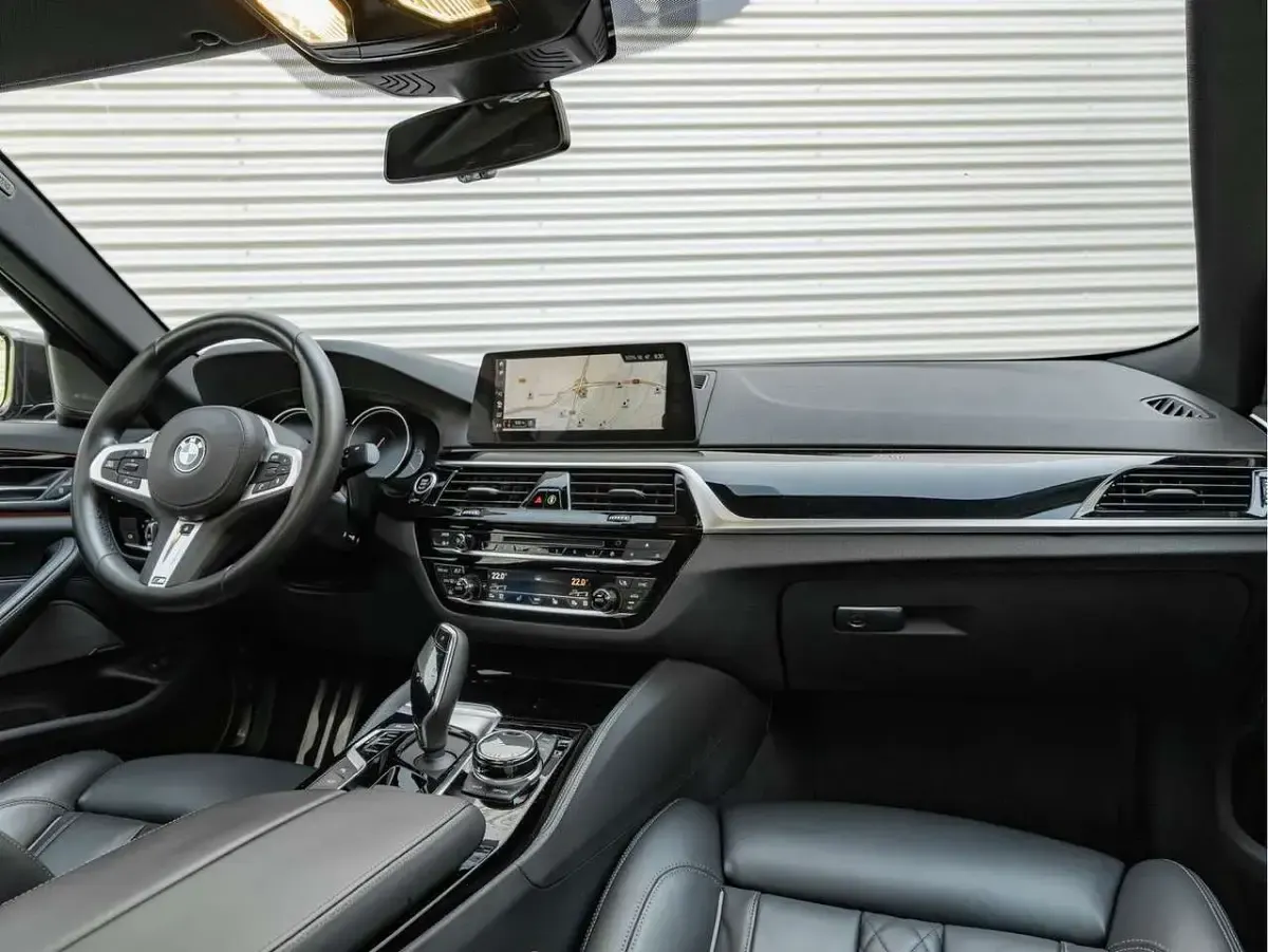 Gebraucht BMW M550 Performance 464 PS (341 kW) 2017 Schwarz Limousine