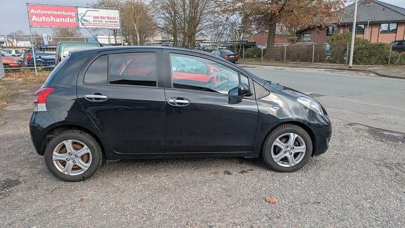 Gebraucht Toyota Yaris Edition 99 PS (72 kW) 2011 Schwarz Kleinwagen