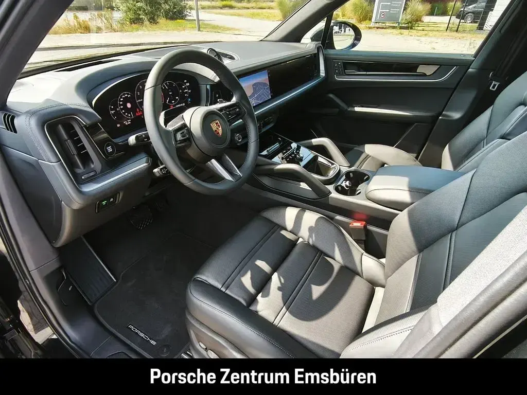 Gebraucht Porsche Cayenne E-Hybrid Black Edition 470 PS (345 kW) 2026 Chromitschwarzmetallic SUV