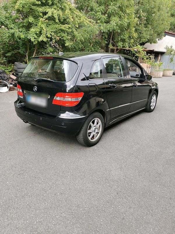 Schwarz Gebraucht 2006 Mercedes B170 Van / Kleinbus | 3.500 € - Bild 1/4