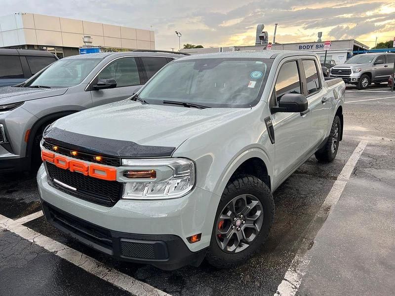 Grau Gebraucht 2023 Ford Maverick XLT SUV | 43.999 € - Bild 1/4