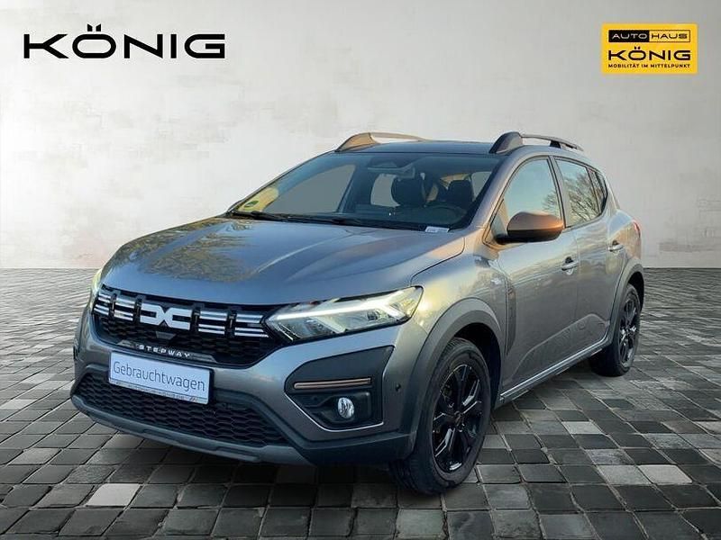 Grau Gebraucht 2024 Dacia Sandero Extreme Limousine | 17.999 € (Fairer Preis) - Bild 1/4