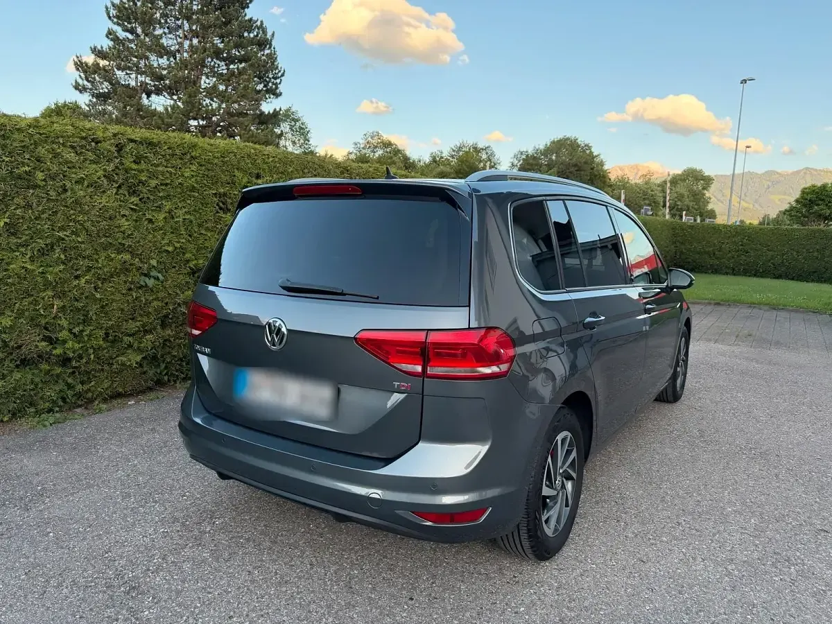 Gebraucht VW Touran Sound 116 PS (85 kW) 2017 Grau Van / Kleinbus
